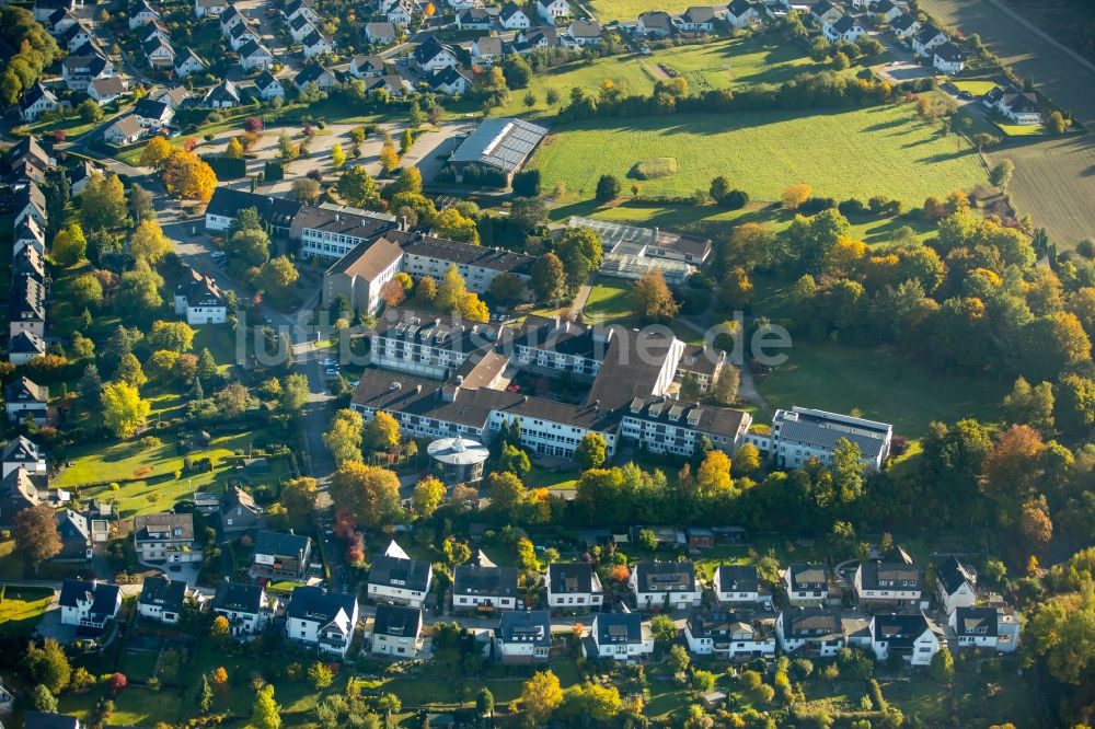 Luftaufnahme Bestwig - Gebäudekomplex des Berg- Klosters in Bestwig im Bundesland Nordrhein-Westfalen