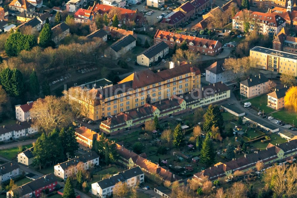 Luftbild Lahr/Schwarzwald - Gebäudekomplex der Berufsschule der Badische Malerfachschule mit Bundesfachschule für Werbetechnik in Lahr/Schwarzwald im Bundesland Baden-Württemberg, Deutschland