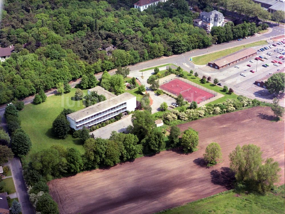 Luftaufnahme Kamp-Lintfort - Gebäudekomplex der Berufsschule - Bergberufsschule Bendsteg in Kamp-Lintfort im Bundesland Nordrhein-Westfalen