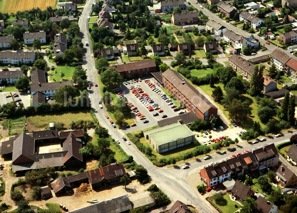 Moers aus der Vogelperspektive: Gebäudekomplex der Berufsschule Bergberufsschule Germendonk in Moers im Bundesland Nordrhein-Westfalen