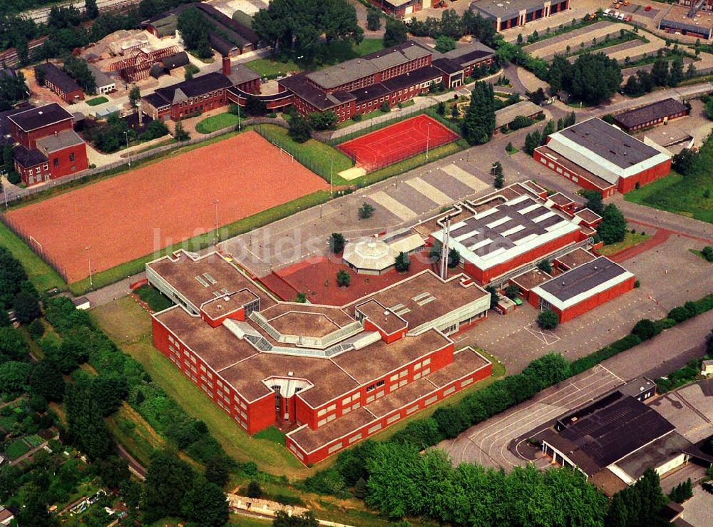 Bergkamen aus der Vogelperspektive: Gebäudekomplex der Berufsschule Bergberufsschule Ost, der heutigen TÜV NORD College GmbH - Berufskolleg Ost am Kleiweg in Bergkamen im Bundesland Nordrhein-Westfalen