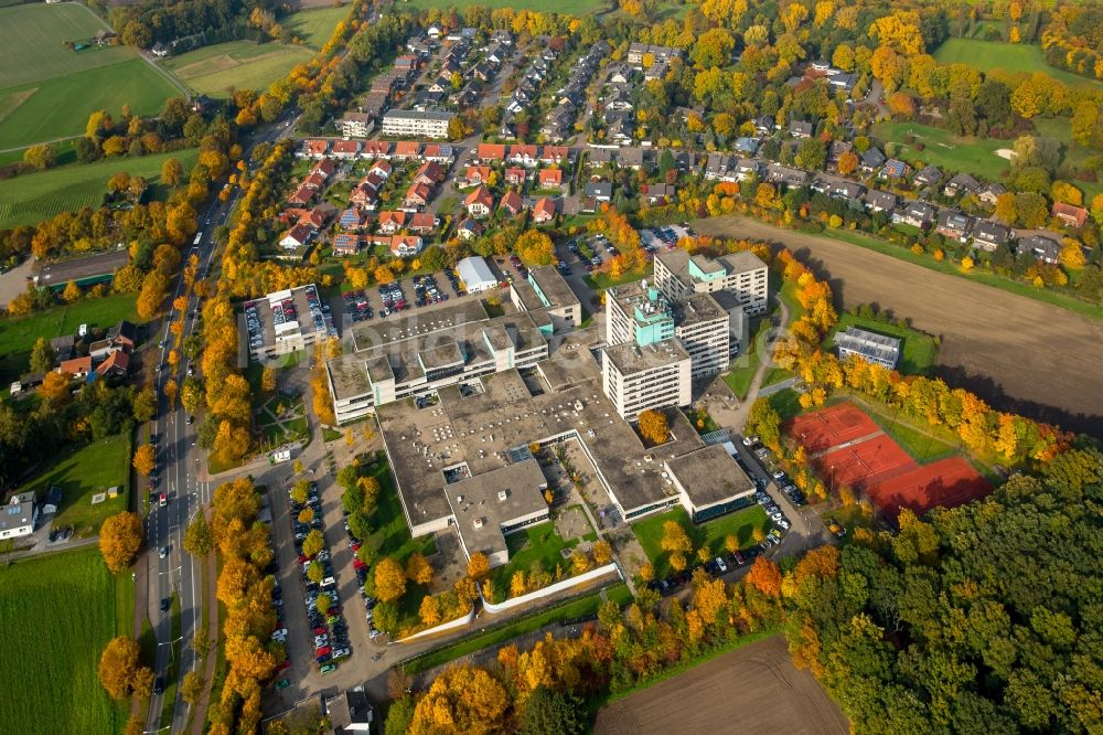 Luftaufnahme Hamm - Gebäudekomplex der Berufsschule Bfw Berufsförderungswerk an der Dr.-Loeb-Caldenhof-Straße in Hamm im Bundesland Nordrhein-Westfalen