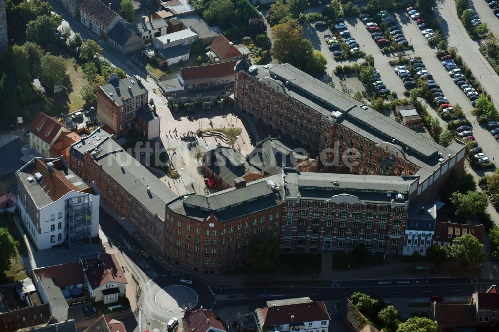 Luftbild Burg - Gebäudekomplex der Berufsschule “Conrad Tack” in Burg im Bundesland Sachsen-Anhalt