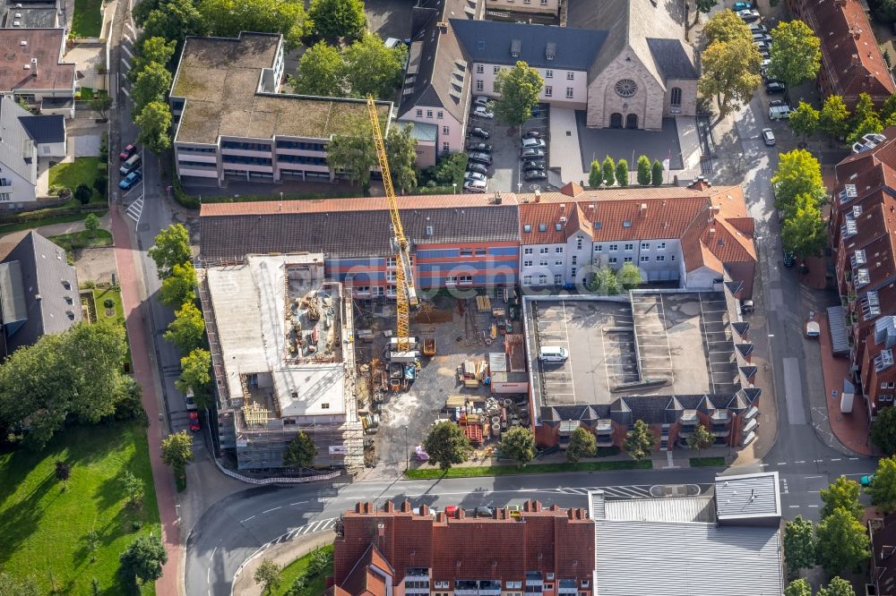 Hamm von oben - Gebäudekomplex der Berufsschule St.-Franziskus-Berufskolleg an der Franziskanerstraße in Hamm im Bundesland Nordrhein-Westfalen, Deutschland