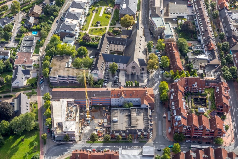 Hamm aus der Vogelperspektive: Gebäudekomplex der Berufsschule St.-Franziskus-Berufskolleg an der Franziskanerstraße in Hamm im Bundesland Nordrhein-Westfalen, Deutschland