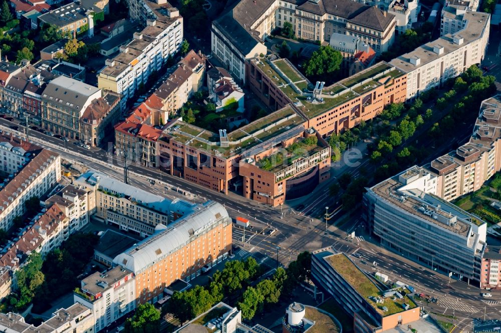 Karlsruhe von oben - Gebäudekomplex der Berufsschule Heinrich Hübsch Gewerbeschule in Karlsruhe im Bundesland Baden-Württemberg, Deutschland