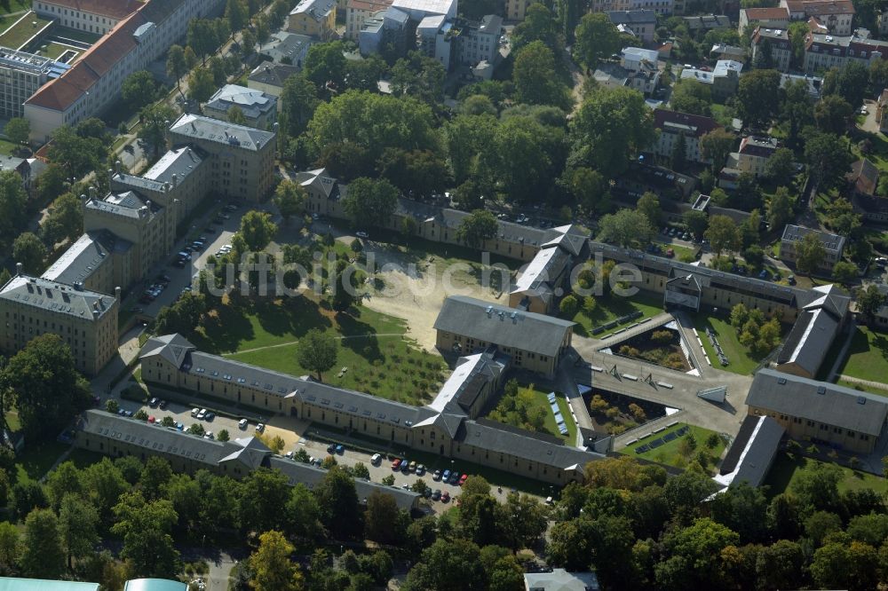 Potsdam von oben - Gebäudekomplex der Berufsschule OSZ I - Technik Potsdam in Potsdam im Bundesland Brandenburg