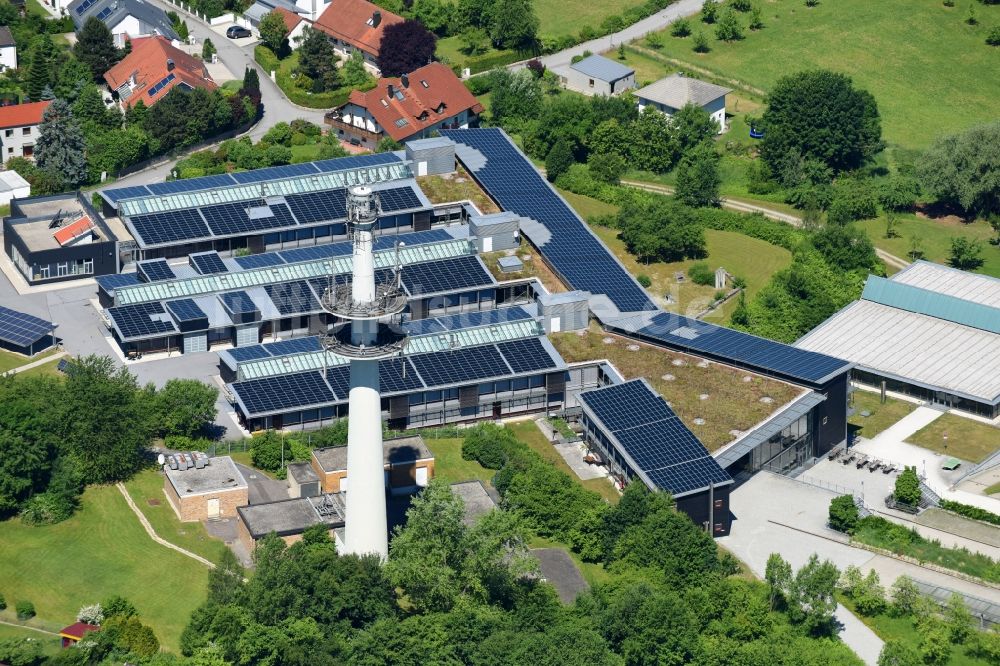 Passau aus der Vogelperspektive: Gebäudekomplex der Berufsschule - Staatliche Berufsschule Am Fernsehturm im Ortsteil Haidenhof in Passau im Bundesland Bayern, Deutschland