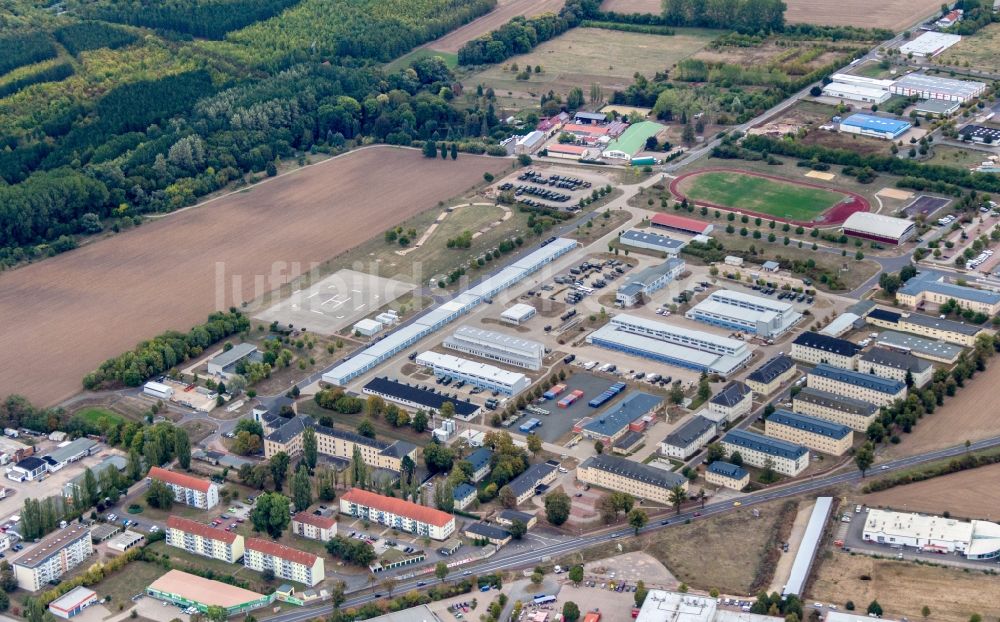 Gotha aus der Vogelperspektive: Gebäudekomplex der Bundeswehr- Militär- Kaserne Friedenstein-Kaserne in Gotha im Bundesland Thüringen, Deutschland