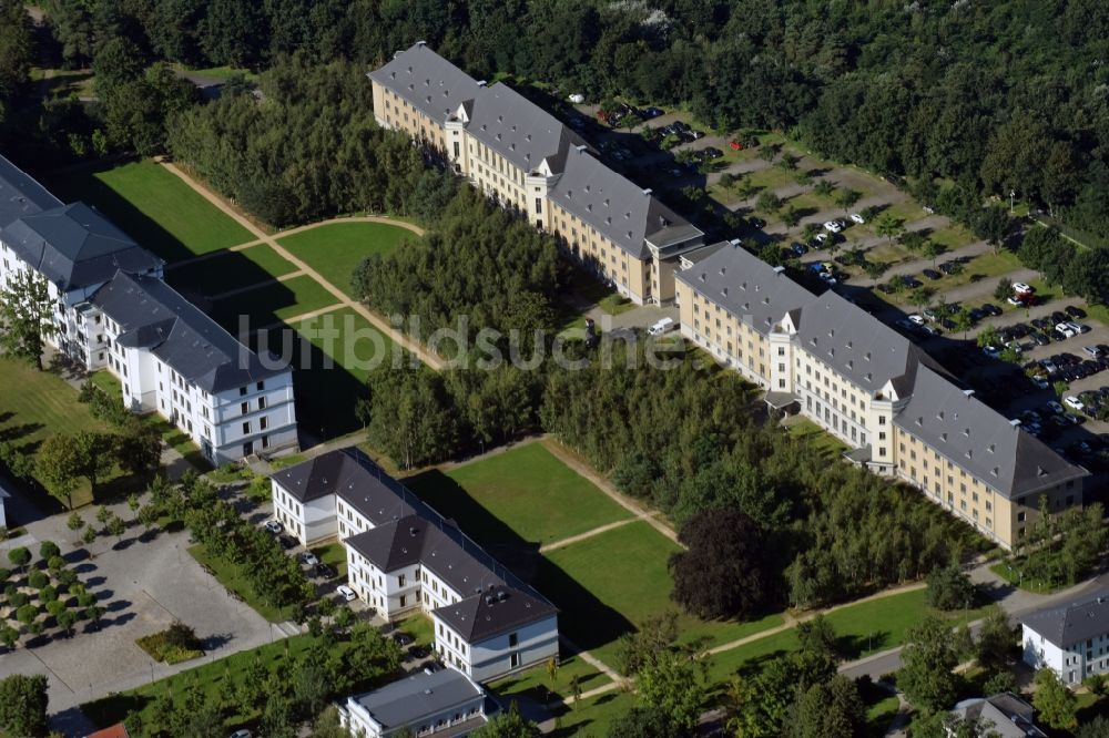 Dresden aus der Vogelperspektive: Gebäudekomplex der Bundeswehr- Militär- Kaserne Graf-Stauffenberg-Kaserne - Offizierschule in Dresden im Bundesland Sachsen