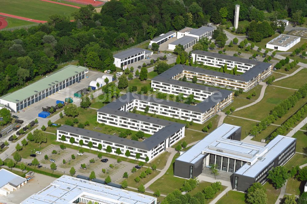 Ingolstadt aus der Vogelperspektive: Gebäudekomplex der Bundeswehr- Militär- Kaserne Kaserne Ingolstadt in Ingolstadt im Bundesland Bayern, Deutschland