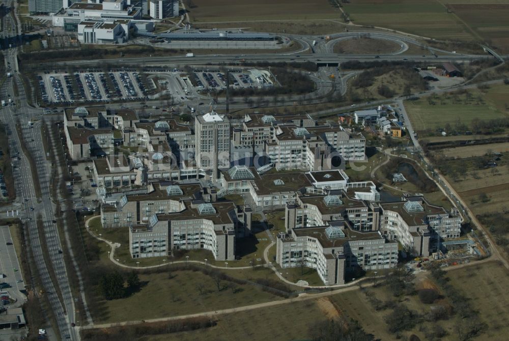 Stuttgart aus der Vogelperspektive: Gebäudekomplex der Daimler AG in Stuttgart im Bundesland Baden-Württemberg