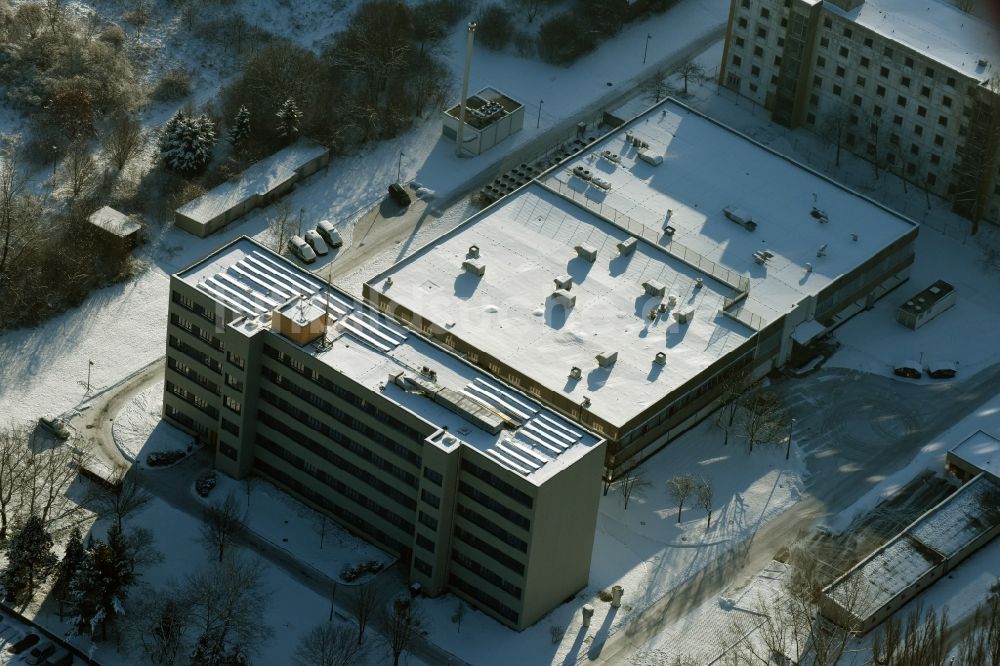 Luftbild Berlin - Gebäudekomplex Direktion 6 - Abschnitt 62 der Polizei in Berlin