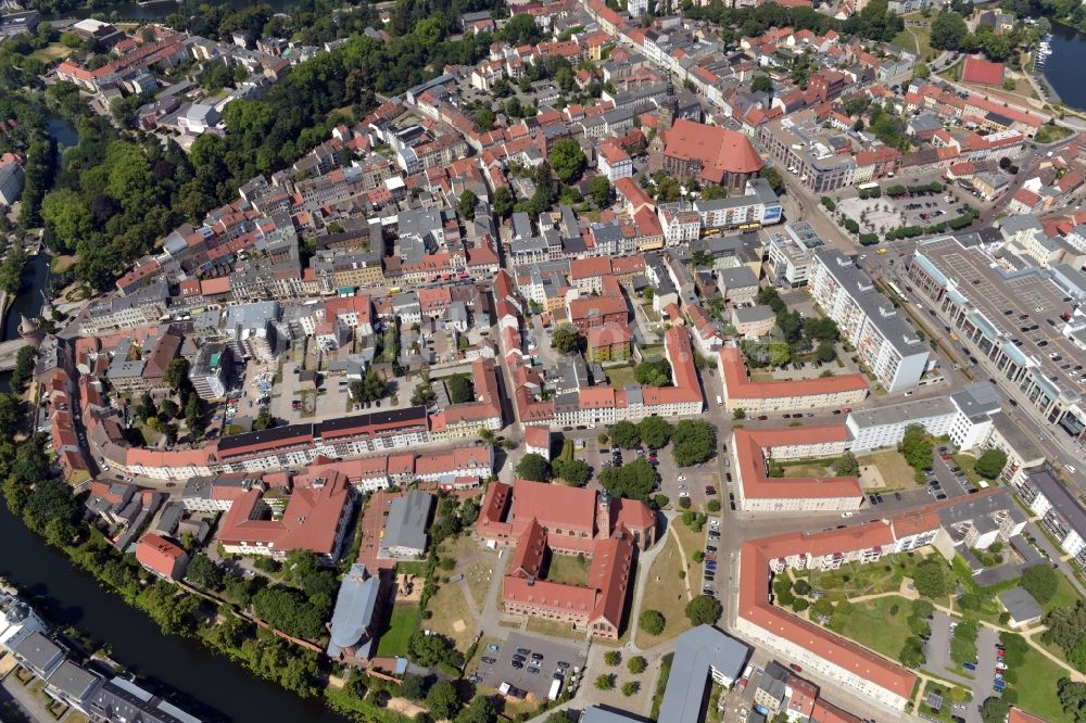 Luftbild Brandenburg an der Havel - Gebäudekomplex des ehemaligen Klosters und heutigen Archäologisches Landesmuseum am Paulikloster Neustädtische Heidestraße in Brandenburg an der Havel im Bundesland Brandenburg