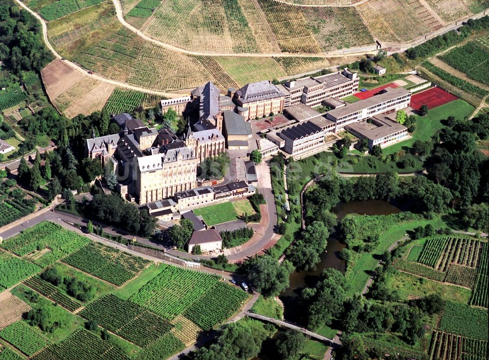 Luftbild Bad Neuenahr-Ahrweiler - Gebäudekomplex des ehemaligen Klosters und heutigen Gymnasiums Calvarienberg in Bad Neuenahr-Ahrweiler im Bundesland Rheinland-Pfalz