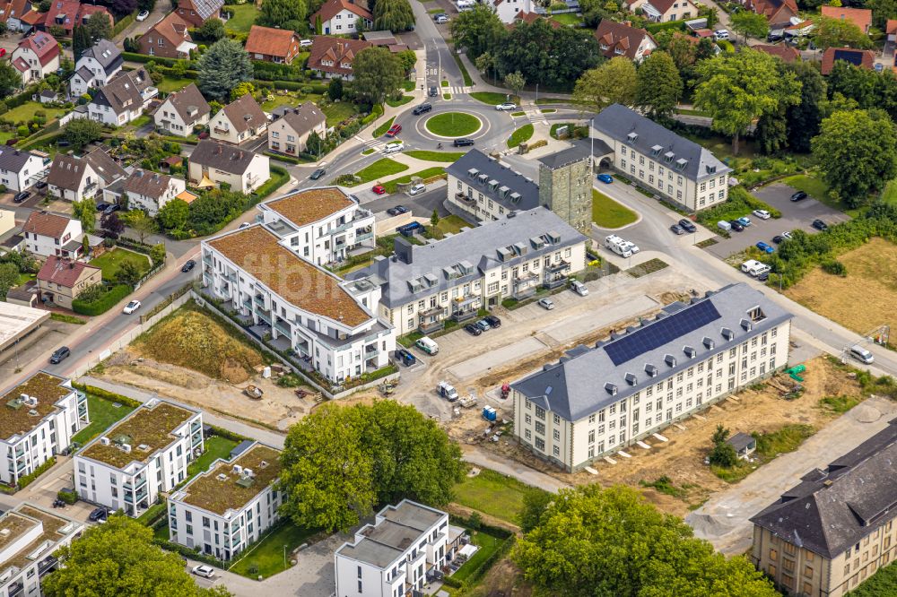 Luftbild Soest - Gebäudekomplex der ehemaligen Militär- Kaserne Adam- Kaserne am Meisinger Weg in Soest im Bundesland Nordrhein-Westfalen, Deutschland