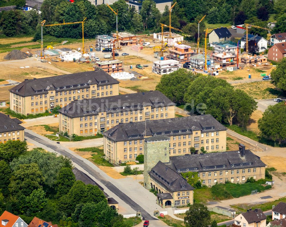 Luftbild Soest - Gebäudekomplex der ehemaligen Militär- Kaserne Adam- Kaserne in Soest im Bundesland Nordrhein-Westfalen, Deutschland