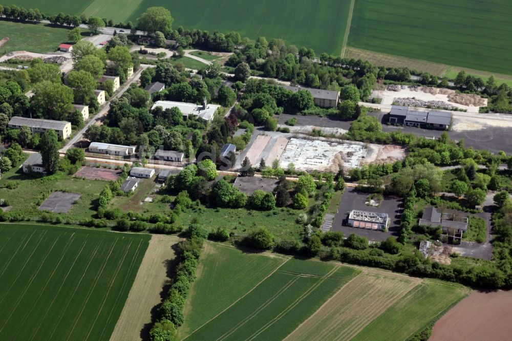 Nierstein von oben - Gebäudekomplex der ehemaligen Militär- Kaserne US Army Anderson Barracks Dexheim in Nierstein im Bundesland Rheinland-Pfalz