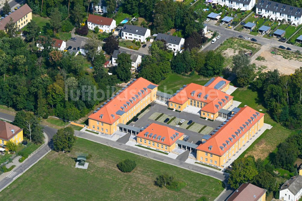 Luftaufnahme Berlin - Gebäudekomplex der ehemaligen Militär- Kaserne in Berlin, Deutschland