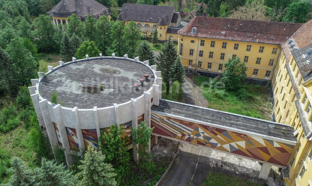 Luftbild Wünsdorf - Gebäudekomplex der ehemaligen Militär- Kaserne Haus der Offiziere im Ortsteil Waldstadt in Wünsdorf im Bundesland Brandenburg, Deutschland