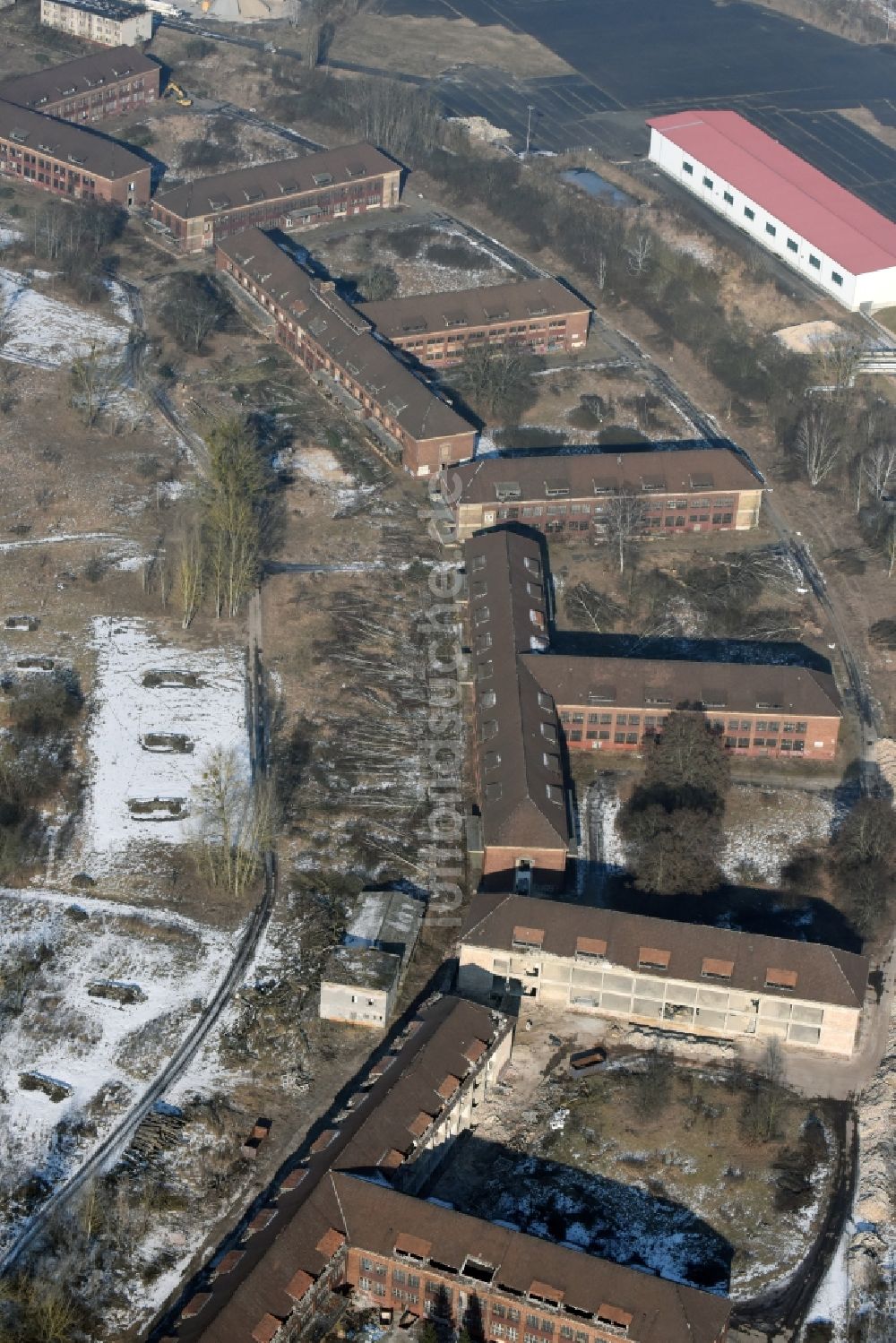 Luftbild Bernau - Gebäudekomplex der ehemaligen Militär- Kaserne des Heeresbekleidungsamtes Schönfelder Weg in Bernau im Bundesland Brandenburg