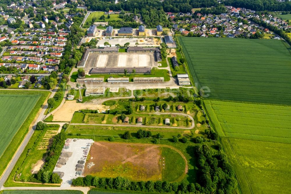 Luftbild Soest - Gebäudekomplex der ehemaligen Militär- Kaserne Kanaal van Wessem Kaserne in Soest im Bundesland Nordrhein-Westfalen, Deutschland