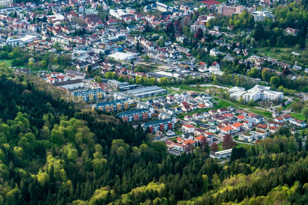 Lahr/Schwarzwald von oben - Gebäudekomplex der ehemaligen Militär- Kaserne in Lahr/Schwarzwald im Bundesland Baden-Württemberg, Deutschland