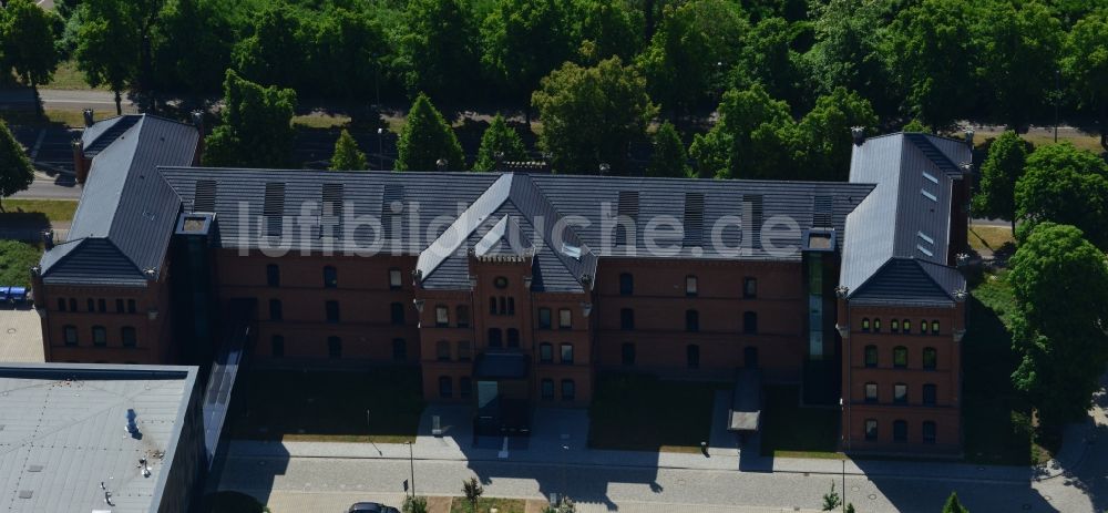 Magdeburg von oben - Gebäudekomplex der ehemaligen Militär- Kaserne in Magdeburg im Bundesland Sachsen-Anhalt