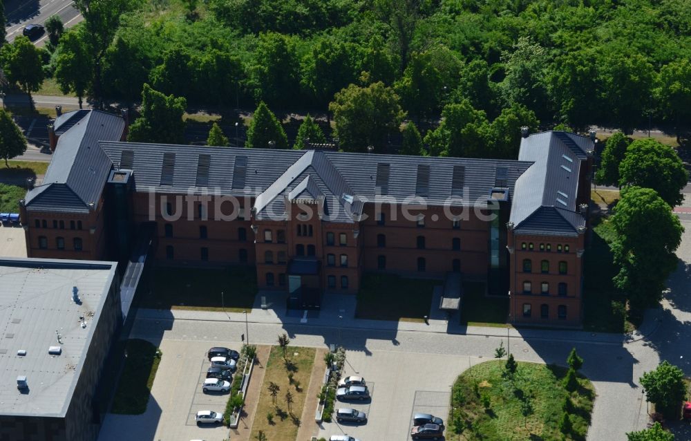 Magdeburg aus der Vogelperspektive: Gebäudekomplex der ehemaligen Militär- Kaserne in Magdeburg im Bundesland Sachsen-Anhalt