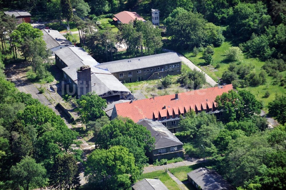 Karlshagen von oben - Gebäudekomplex der ehemaligen Militär- Kaserne der NVA LSK/LV Luftstreitkräfte der DDR in Karlshagen im Bundesland Mecklenburg-Vorpommern, Deutschland