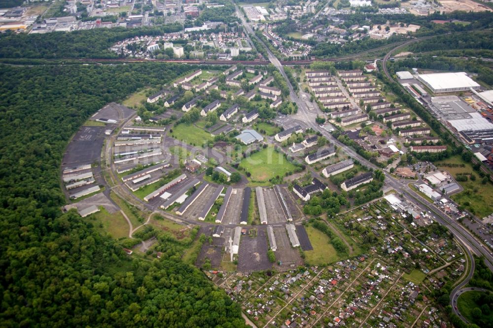 Hanau aus der Vogelperspektive: Gebäudekomplex der ehemaligen Militär- Kaserne Pioneer im Ortsteil Wolfgang in Hanau im Bundesland Hessen, Deutschland