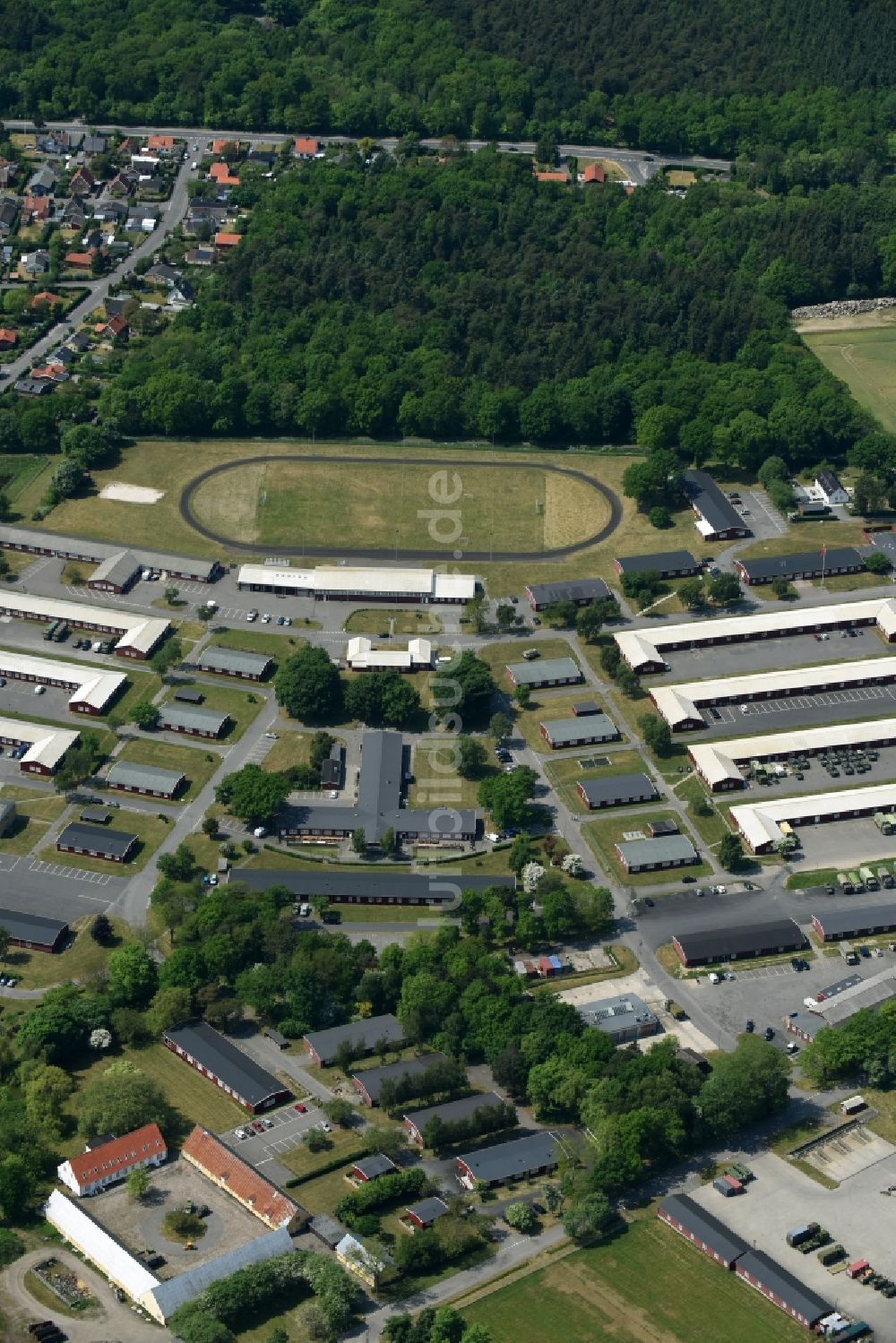 Luftaufnahme Ronne - Insel Bornholm - Gebäudekomplex der ehemaligen Militär- Kaserne in Ronne - Insel Bornholm in Region Hovedstaden, Dänemark