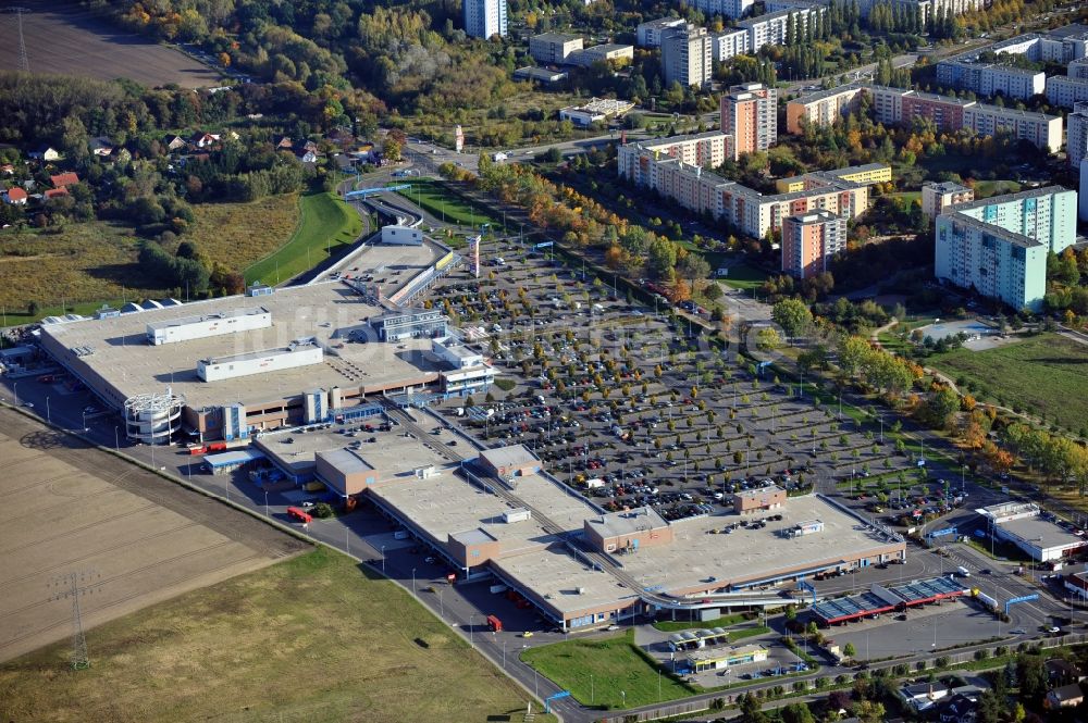 Luftaufnahme Ahrensfelde - Gebäudekomplex des Einkaufszentrum KaufPark Eiche der Unibail-Rodamco Germany GmbH in Ahrensfelde im Bundesland Brandenburg