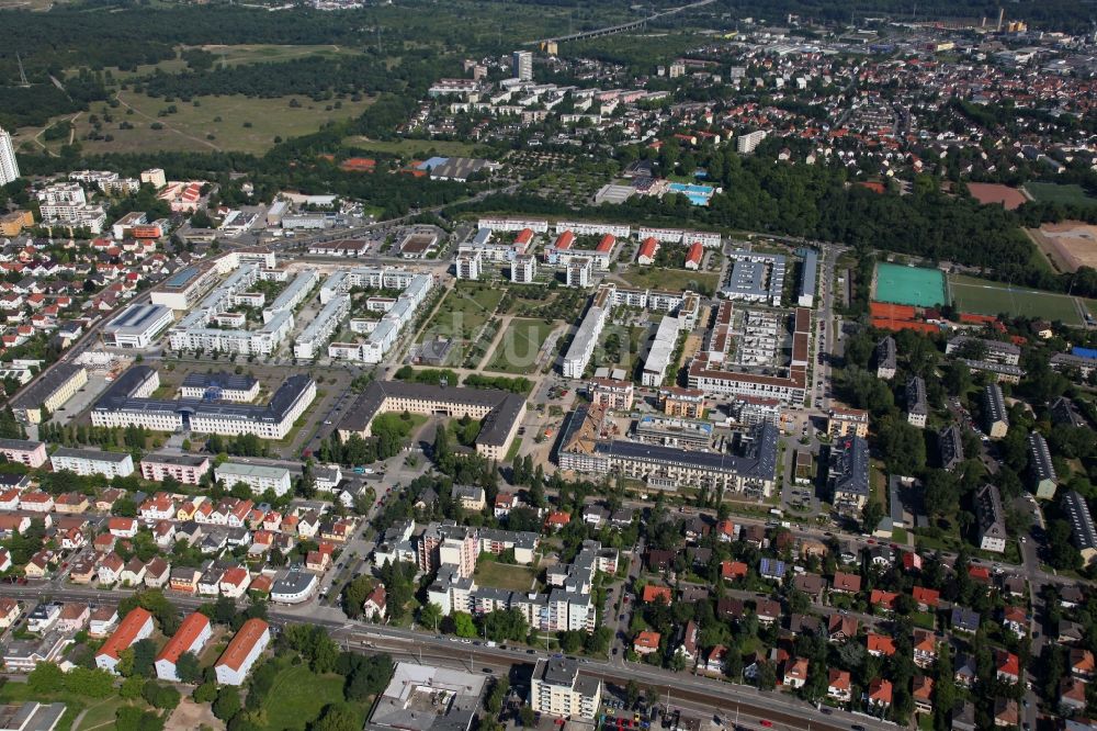 Mainz aus der Vogelperspektive: Gebäudekomplex der ememaligen US Militär- Kaserne in Mainz im Bundesland Rheinland-Pfalz