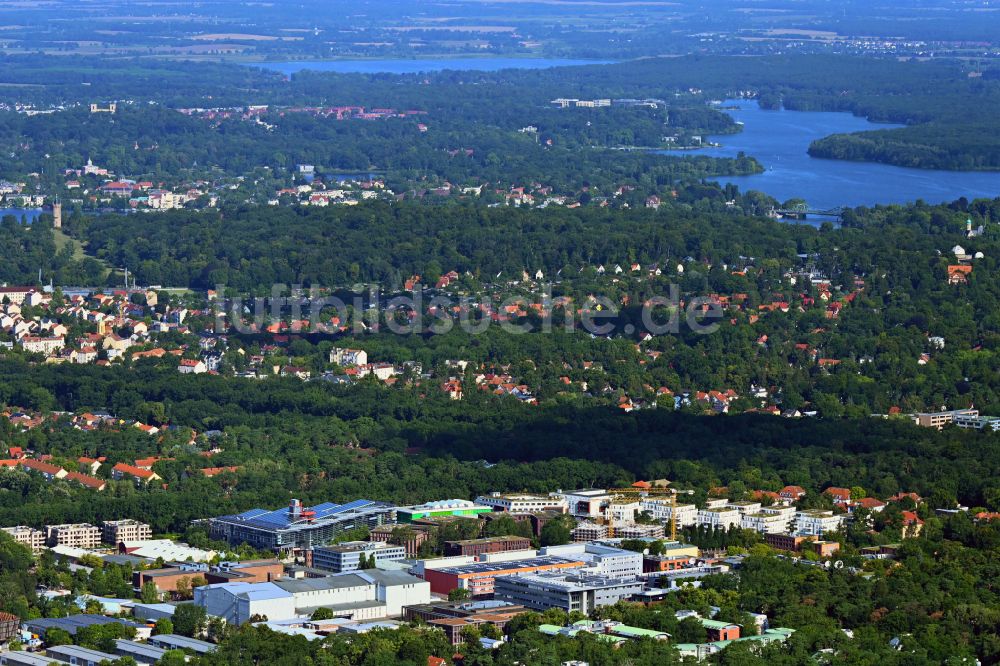 Luftbild Potsdam - Gebäudekomplex des Filmpark Babelsberg August-Bebel-Straße im Ortsteil Babelsberg in Potsdam im Bundesland Brandenburg