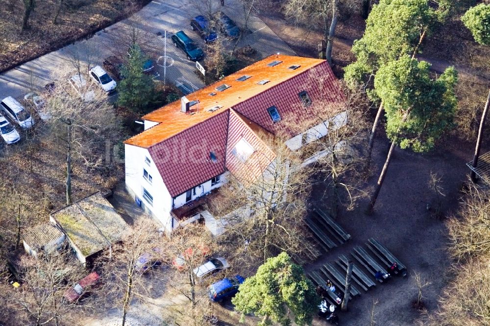 Luftbild Kandel - Gebäudekomplex der Gaststätte Naturfreundehaus Bienwald mit Biergarten in Kandel im Bundesland Rheinland-Pfalz