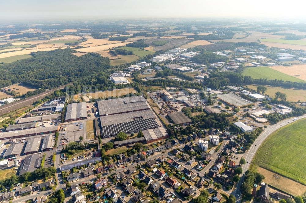 Luftbild Ahlen - Gebäudekomplex und Gelände des ehemaligen Logistikzentrums in Ahlen im Bundesland Nordrhein-Westfalen, Deutschland