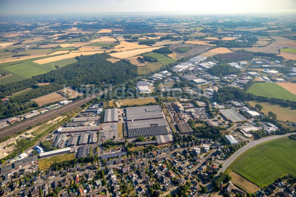 Ahlen von oben - Gebäudekomplex und Gelände des ehemaligen Logistikzentrums in Ahlen im Bundesland Nordrhein-Westfalen, Deutschland