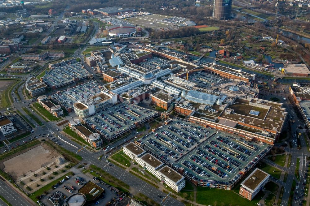 Oberhausen aus der Vogelperspektive: Gebäudekomplex und Gelände des Einkaufszentrum Centro in Oberhausen im Bundesland Nordrhein-Westfalen