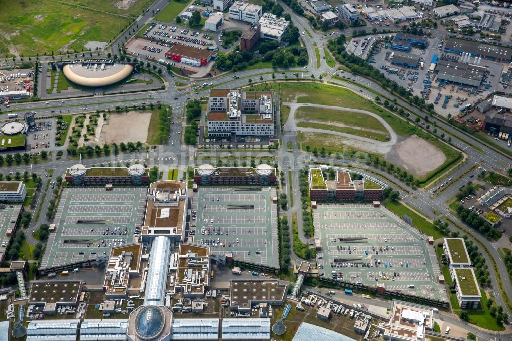 Oberhausen von oben - Gebäudekomplex und Gelände des Einkaufszentrum Centro in Oberhausen im Bundesland Nordrhein-Westfalen