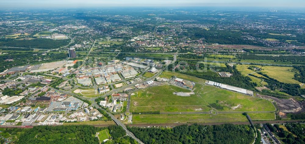 Oberhausen aus der Vogelperspektive: Gebäudekomplex und Gelände des Einkaufszentrum Centro in Oberhausen im Bundesland Nordrhein-Westfalen