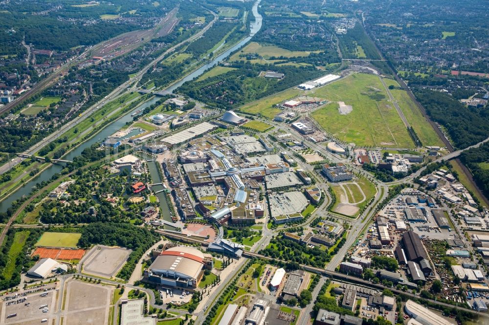 Oberhausen aus der Vogelperspektive: Gebäudekomplex und Gelände des Einkaufszentrum Centro in Oberhausen im Bundesland Nordrhein-Westfalen