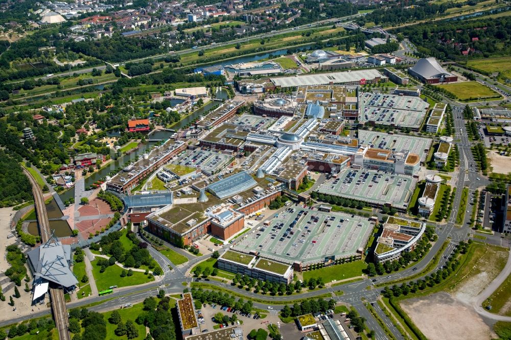 Oberhausen von oben - Gebäudekomplex und Gelände des Einkaufszentrum Centro in Oberhausen im Bundesland Nordrhein-Westfalen