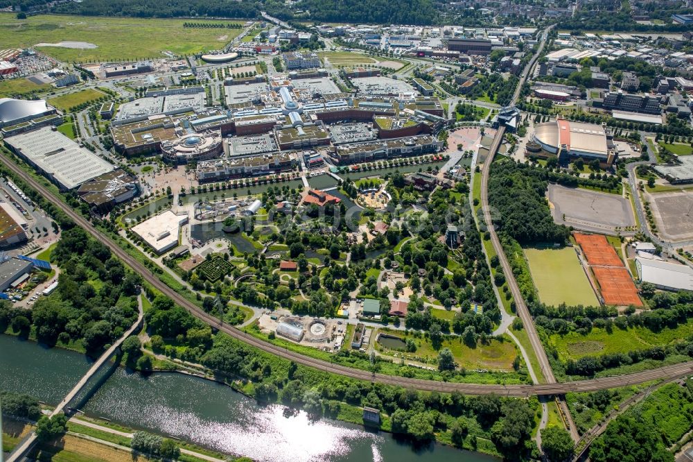 Oberhausen aus der Vogelperspektive: Gebäudekomplex und Gelände des Einkaufszentrum Centro in Oberhausen im Bundesland Nordrhein-Westfalen