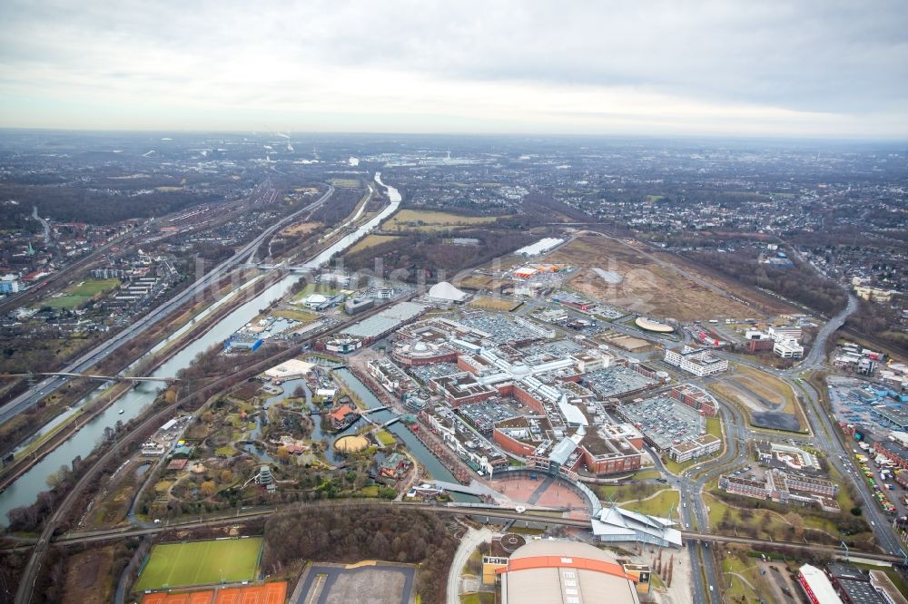 Oberhausen von oben - Gebäudekomplex und Gelände des Einkaufszentrum Centro in Oberhausen im Bundesland Nordrhein-Westfalen