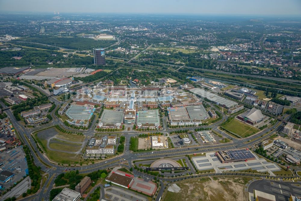 Oberhausen aus der Vogelperspektive: Gebäudekomplex und Gelände des Einkaufszentrum Centro in Oberhausen im Bundesland Nordrhein-Westfalen