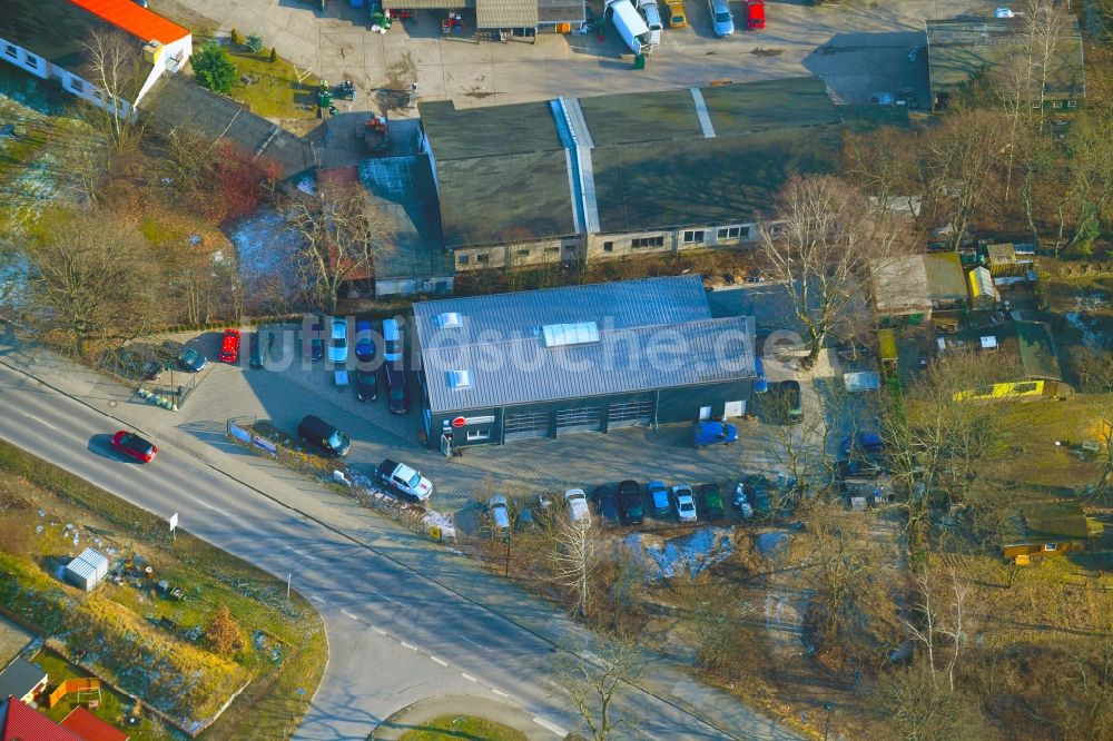 Luftbild Bernau - Gebäudekomplex und Gelände der KFZ- Instandsetzungs- Werkstatt AUTOFIT WOTSCHKE in Bernau im Bundesland Brandenburg, Deutschland