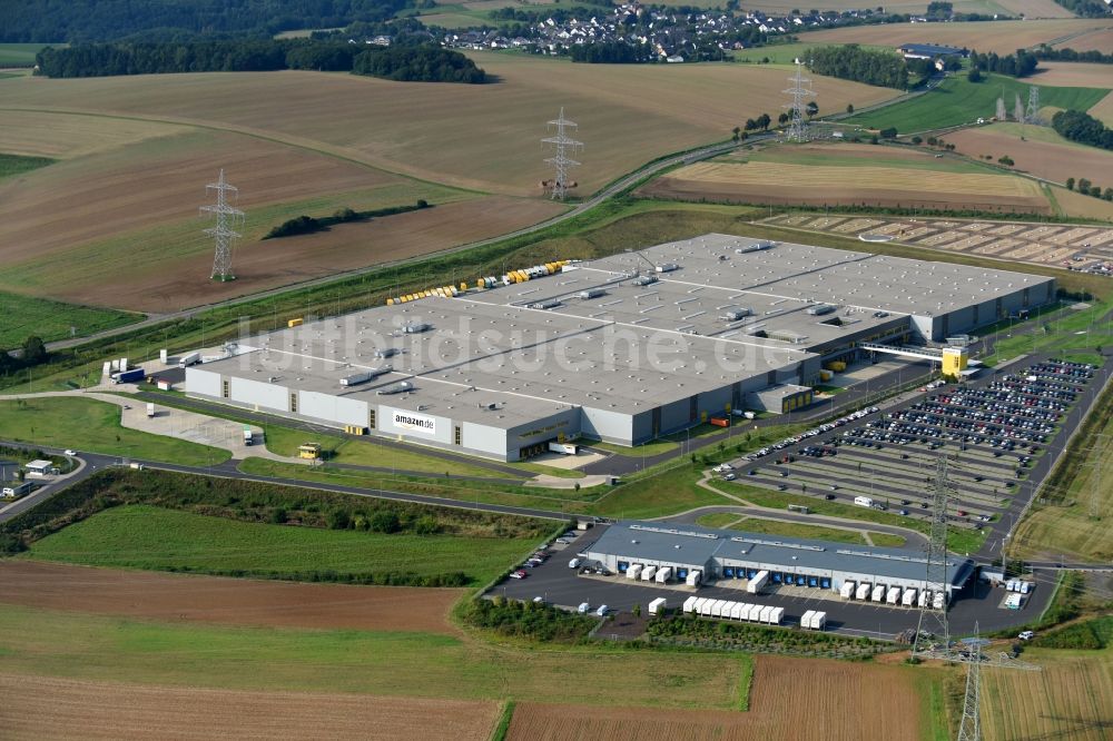 Kobern-Gondorf von oben - Gebäudekomplex und Gelände des Logistikzentrums AMAZON Am Autobahnkreuz in Kobern-Gondorf im Bundesland Rheinland-Pfalz, Deutschland