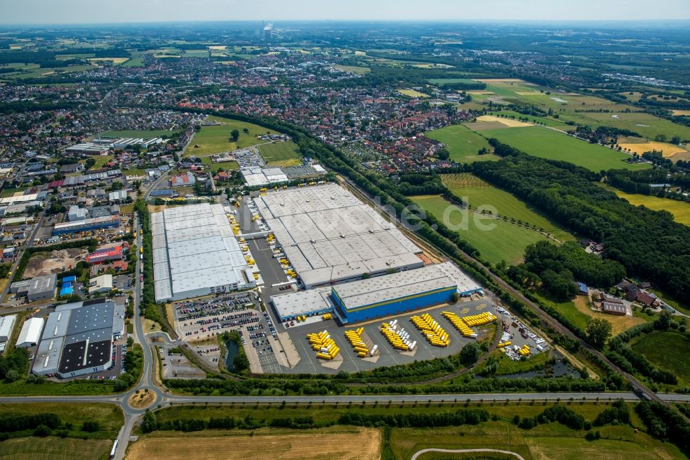 Werne von oben - Gebäudekomplex und Gelände des Logistikzentrums der Amazon Logistik Werne GmbH in Werne im Bundesland Nordrhein-Westfalen