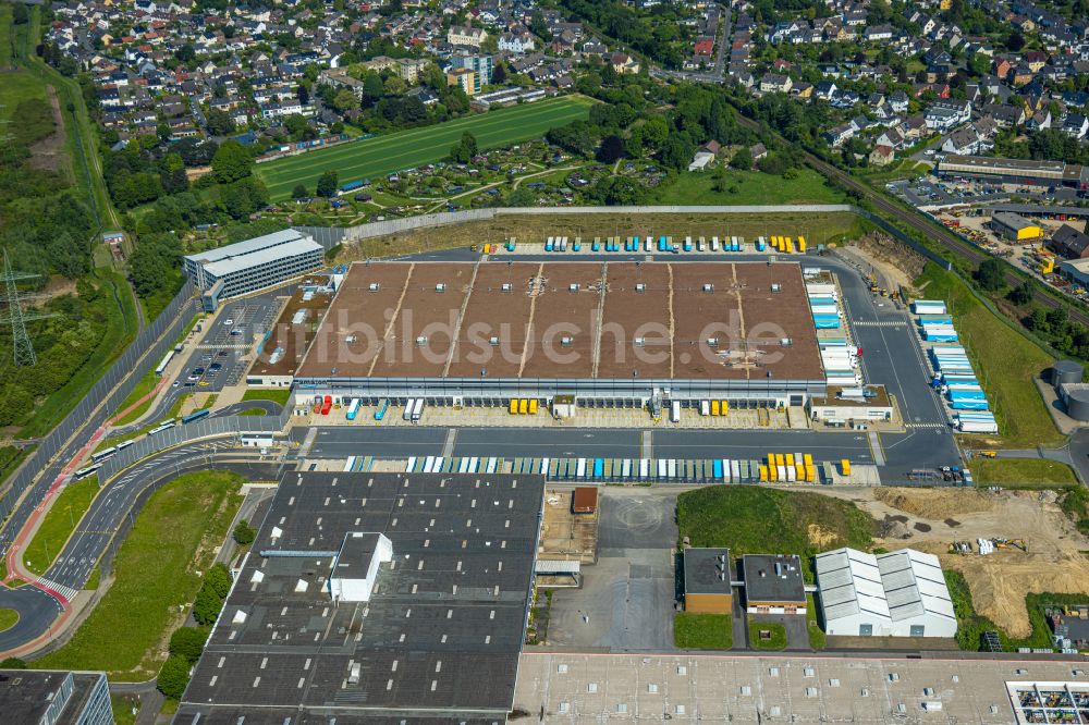 Witten aus der Vogelperspektive: Gebäudekomplex und Gelände des Logistikzentrums Amazon - Neubau an der Siemensstraße in Witten im Bundesland Nordrhein-Westfalen, Deutschland